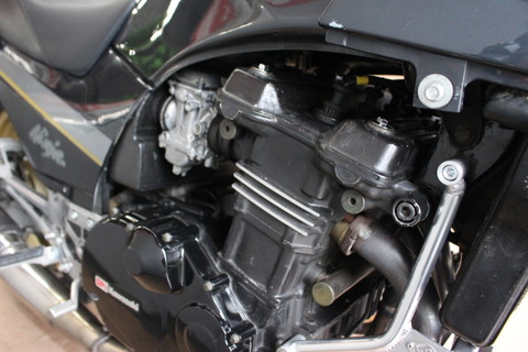 カワサキ　GPZ900R エンジン